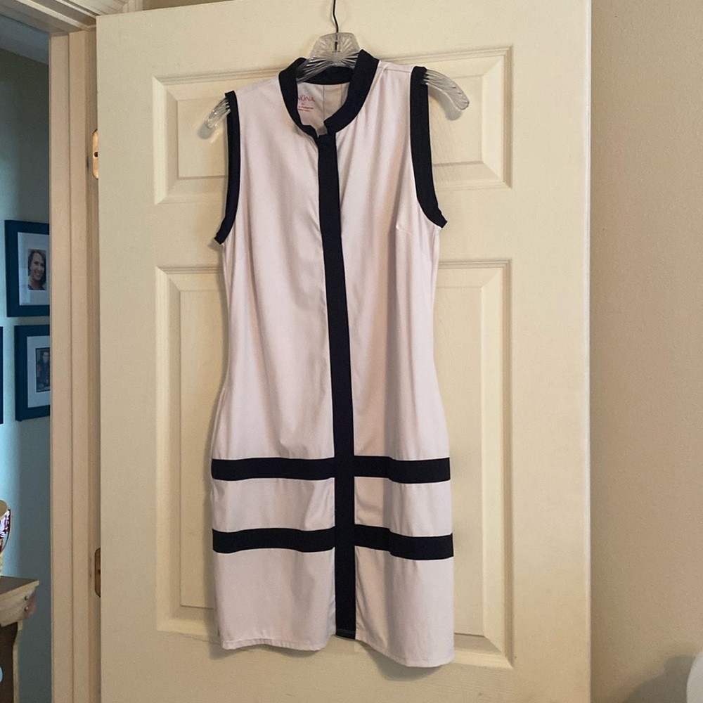 Kinona Putt and Party Sleeveless Golf Dress White Black Stripe Mini Sz Medium